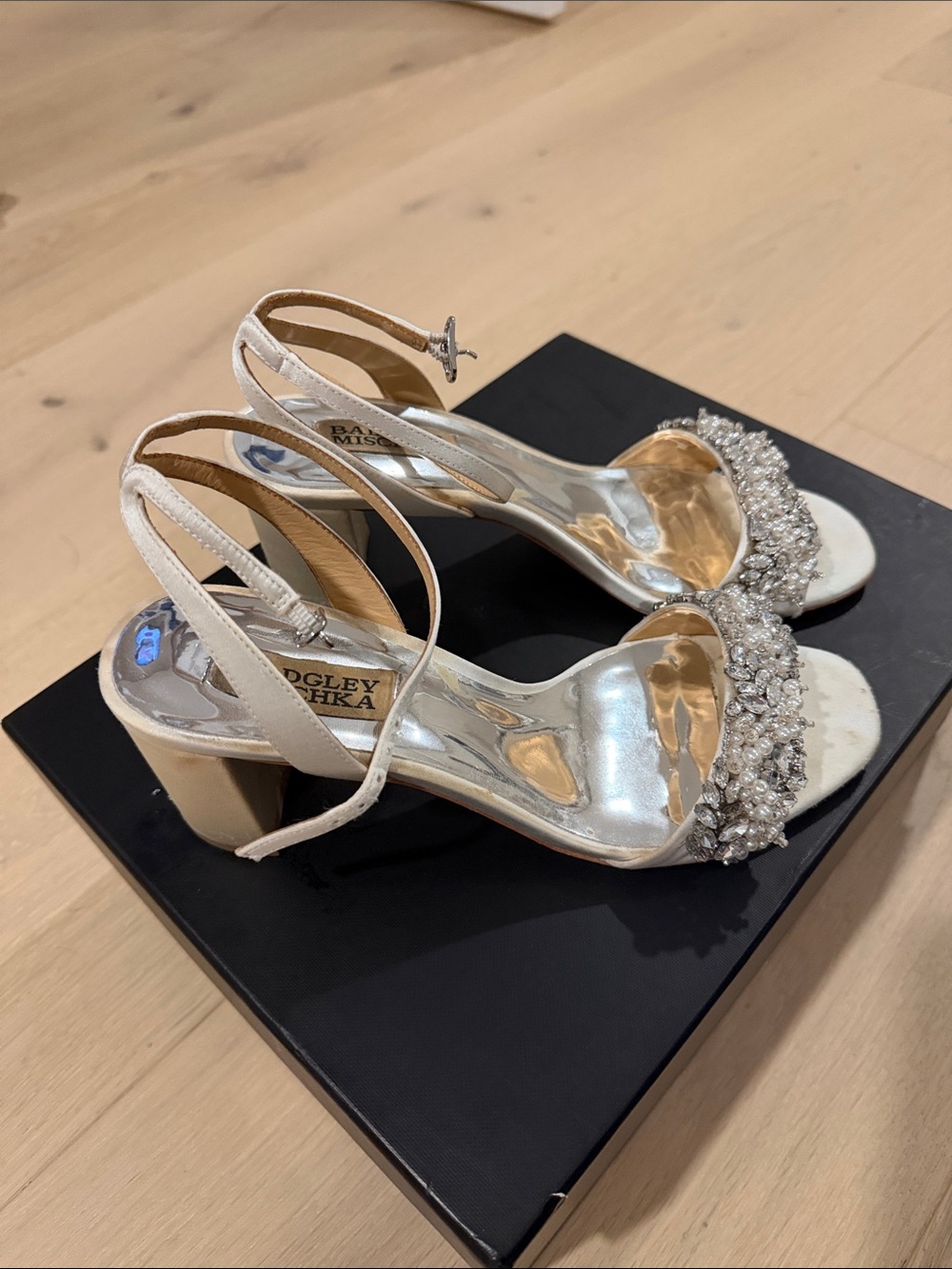 Badgley Mischka Clara white satin heel size 6.5